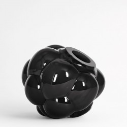KOSTA BODA sculptuur BERRY TALES zwart H 16,5cm