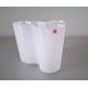 VINTAGE IITTALA vaas SAVOY ALVAR AALTO wit glas H 11,5cm