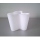 VINTAGE IITTALA vaas SAVOY ALVAR AALTO wit glas H 11,5cm